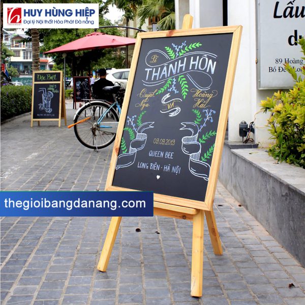 Giá Gỗ Đặt Bảng Menu